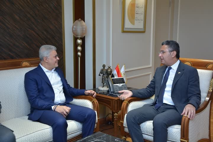 وزير التموين يصدر قرارًا وزاريًا بتعيين السيد/ أيمن إسماعيل رئيسًا لمجلس إدارة الشركة القابضة للصناعات الغذائية