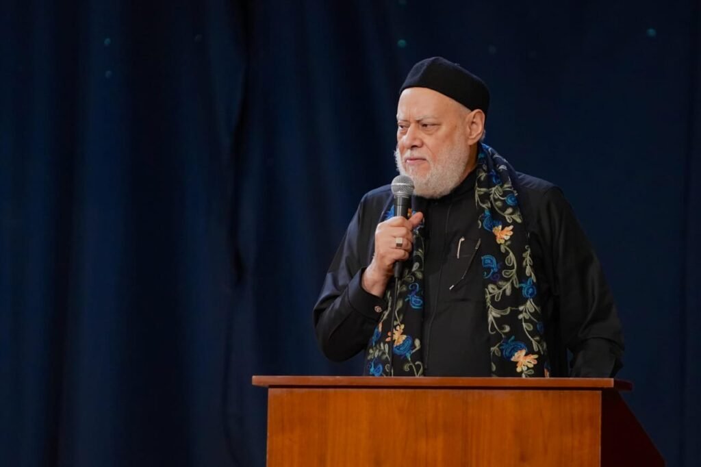 صلاة المغرب داخل الكنيسة الأسقفية خلال إفطار المحبة