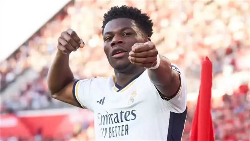 تشواميني يحرز الهدف الثاني لـ ريال مدريد في شباك برشلونة