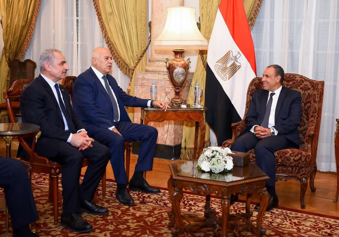 وزير الخارجية يستقبل وفدًا من حركة فتح الفلسطينية