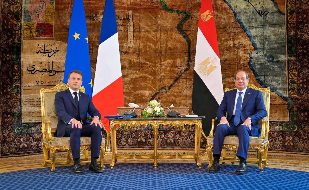 الرئيس السيسي يستقبل نظيره الفرنسي “ماكرون”خلال زيارة رسمية تتناول كافة القضايا الإقليمية والدولية