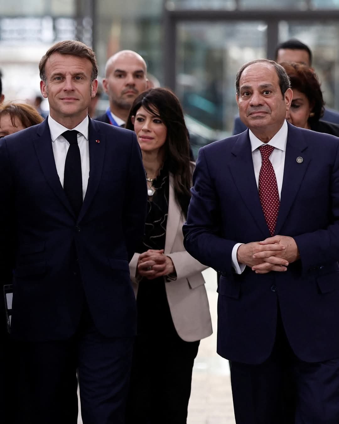 الرئيس السيسي ونظيره الفرنسي في زيارة لمحطة عدلي منصور المركزية التبادلية