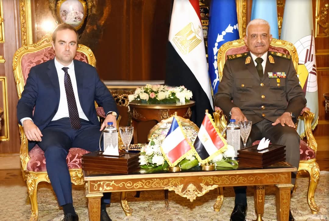 وزير الدفاع يلتقى وزير الجيوش الفرنسية