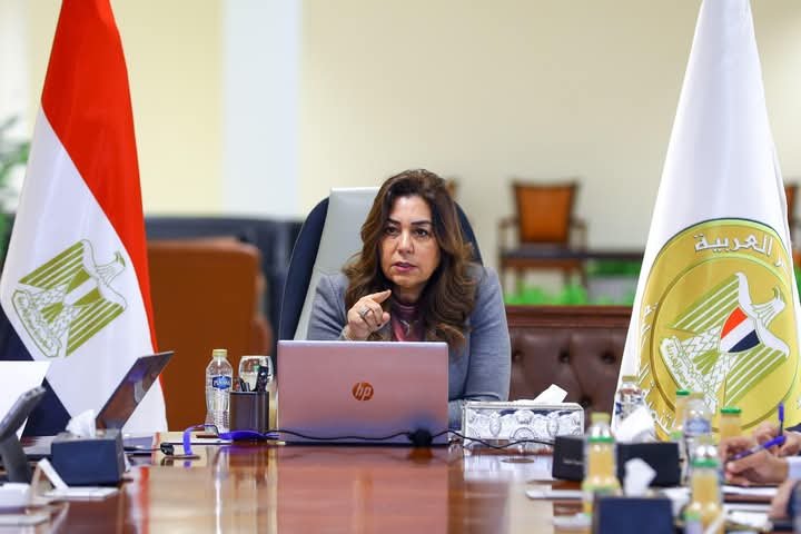 وزيرة التنمية المحلية تقرر إقالة سكرتير عام محافظة سوهاج بعد التحقيق في واقعة المشادة التي حدثت مع نائب محافظ سوهاج