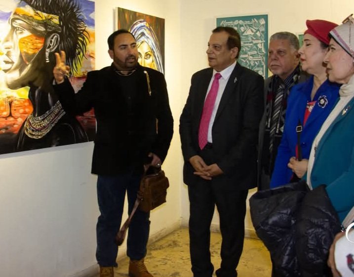 الفنان أمجد حسني أعماله الفنية تتسم بالتنوع ومدارس فنية متعددة