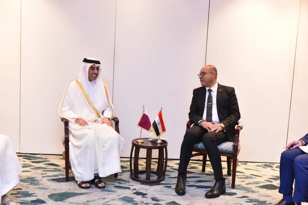 وزير العمل يُناقش مع نظيره القطري ملفات تنقل الأيدي العاملة ..و”الربط الإلكتروني”