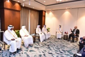 وزير العمل يُناقش مع نظيره القطري ملفات تنقل الأيدي العاملة ..و