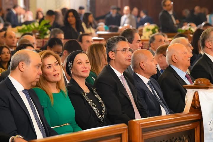 وزيرة البيئة تشارك أقباط مصر الاحتفال بعيد القيامة المجيد بالكاتدرائية بالعباسيه