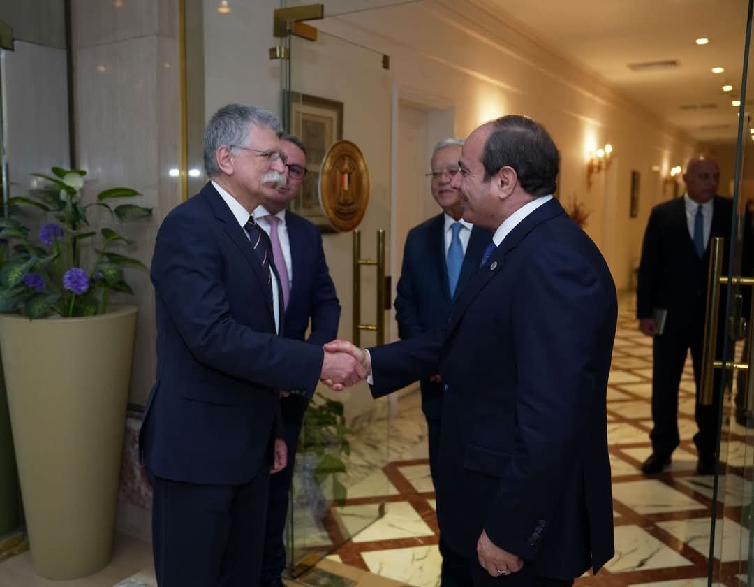 السيسى يستقبل رئيس البرلمان المجرى ويُثمن عمق الشراكة الإستراتيجية بين مصر والمجر