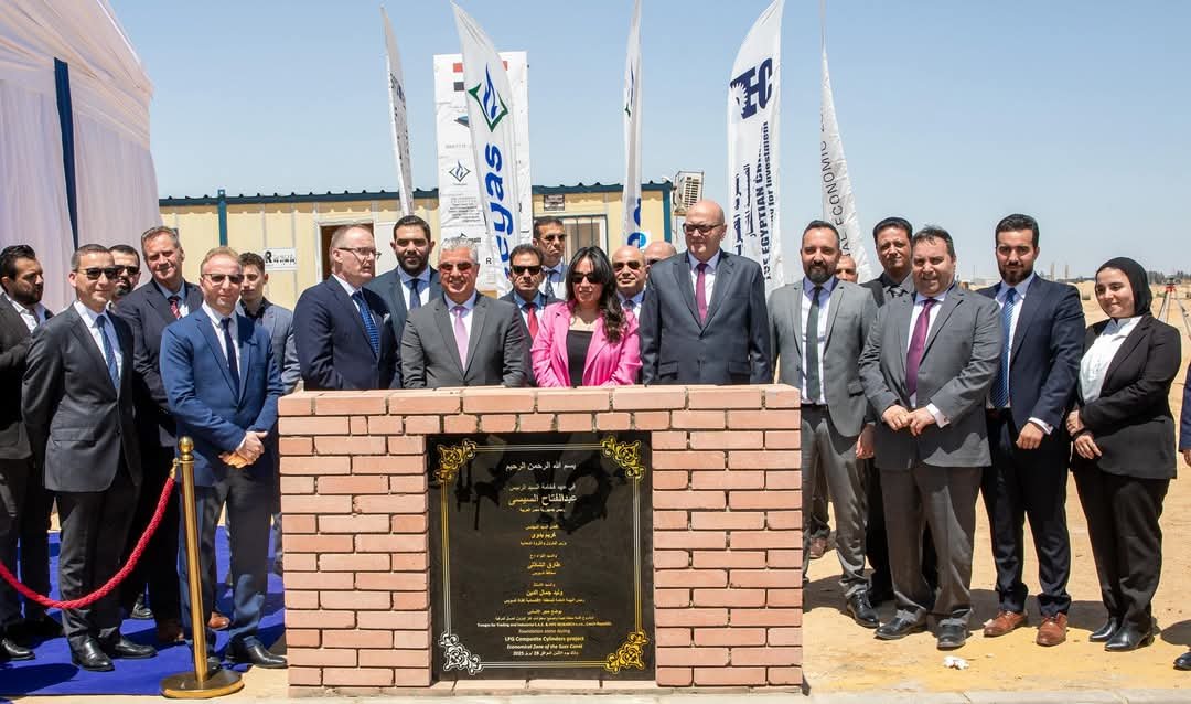 رئيس اقتصادية قناة السويس يشهد وضع حجر أساس مشروع “تريجاس” لتعبئة وإنتاج أسطوانات الغاز المركبة بالمنطقة الصناعية في السخنة