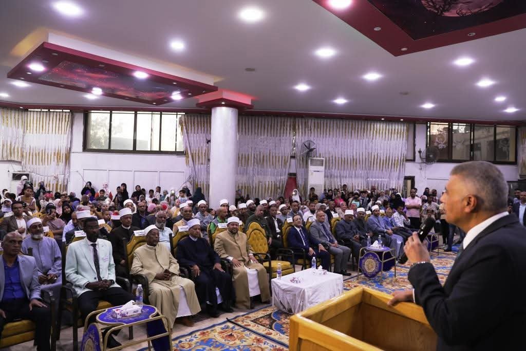 محافظ أسوان يشهد حفل ختام الأنشطة الرياضية والإجتماعية والثقافية لمنطقة أسوان الأزهرية