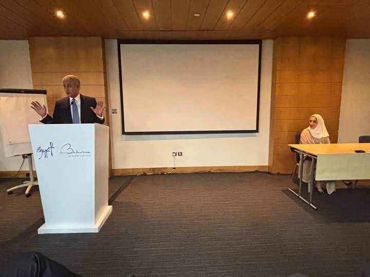 وزير السياحة والآثار ووزيرة السياحة البحرينية يفتتحان ورشة عمل سياحية مشتركة بين البلدين