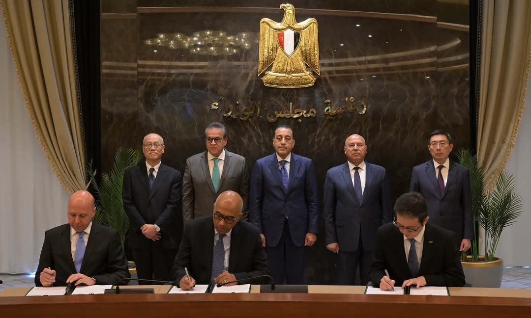 رئيس الوزراء يشهد توقيع اتفاق للتصنيع المحلي لأكياس وقِرَب جمع الدم بالشراكة مع شركة JMS اليابانية الرائدة عالمياً