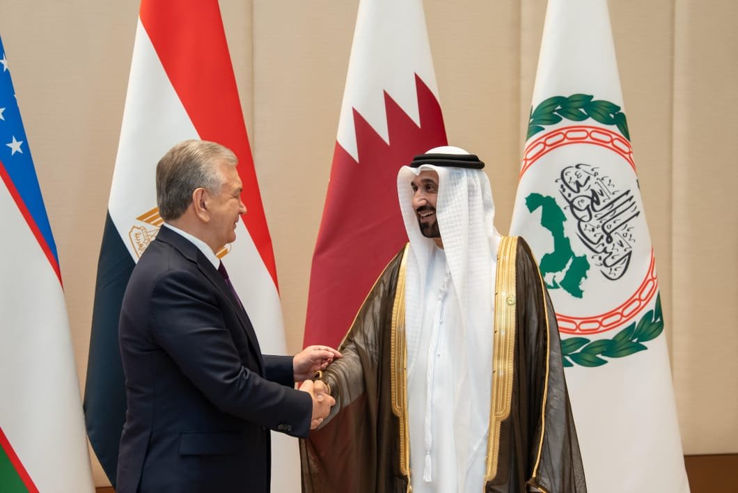 رئيس جمهورية أوزباكستان يستقبل رئيس البرلمان العربي