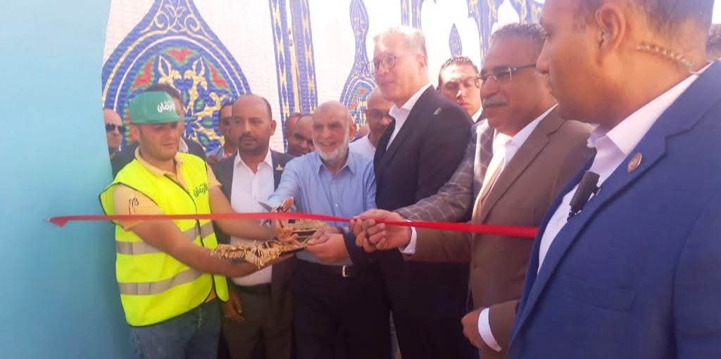 محافظ أسون ووزير البترول يفتتحان منازل وتسليم وحدات غاز ومنظومة للطاقة الشمسية