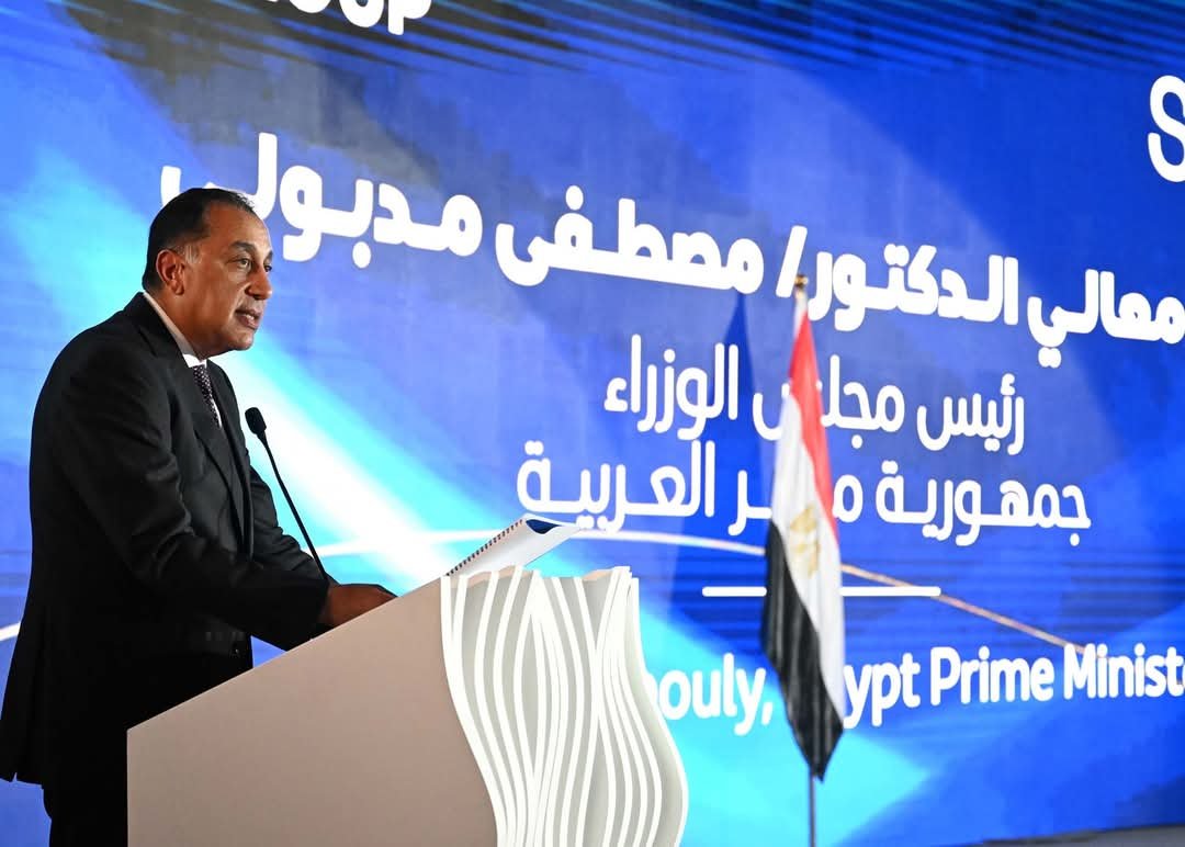 توقيع اتفاقية بين الهيئة  الاقتصادية لقناة السويس ومجموعة موانئ أبو ظبي