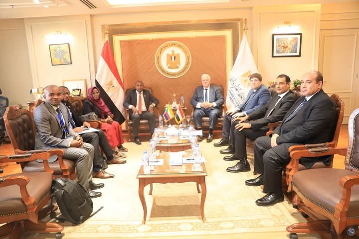 وزير التعليم العالي يستقبل وزير خارجية جمهورية القمر المتحده