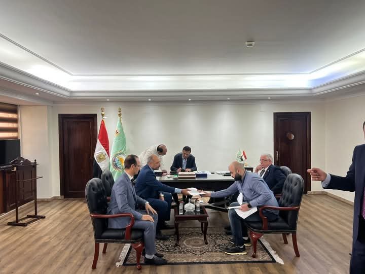 وزير الزراعة يعقد اللقاء الأسبوعي مع أعضاء مجلسي النواب والشيوخ