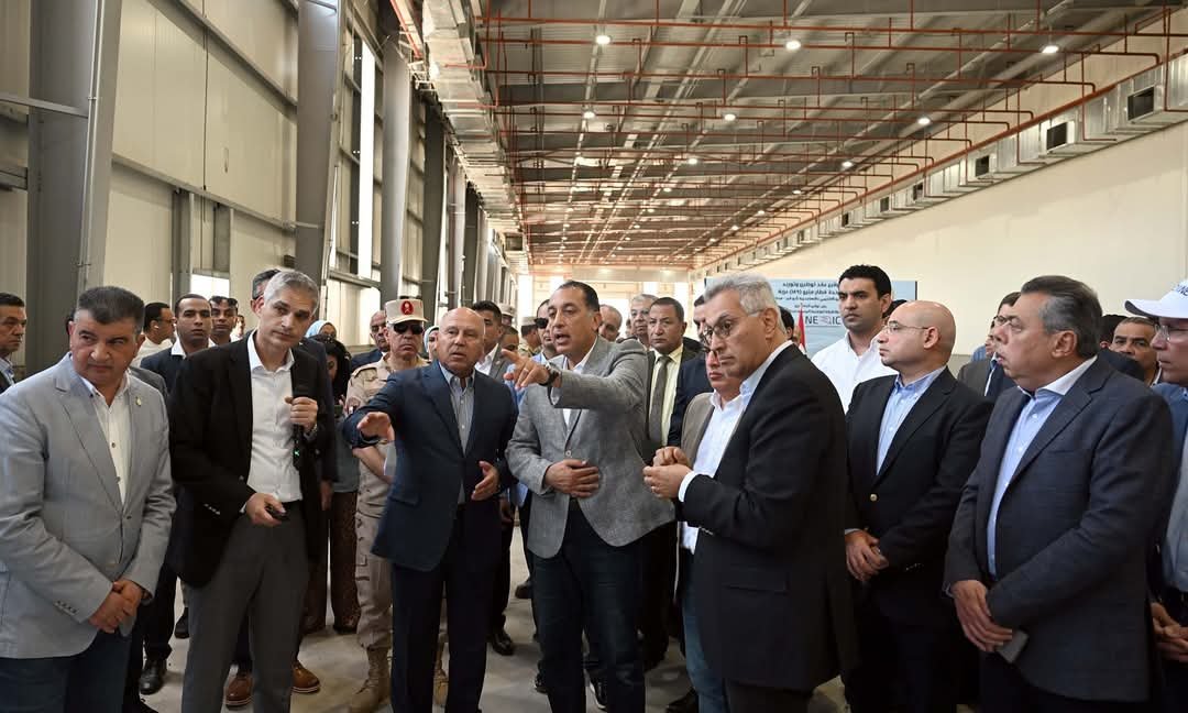 رئيس الوزراء يتفقد مصنع الشركة الوطنية المصرية لصناعات السكك الحديدية (نيرك)