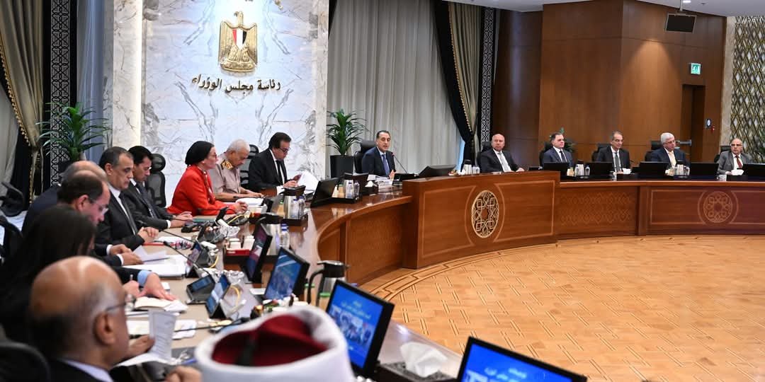 “مجلس الوزراء يوافق على تخصيص أراضٍ لمشروعات تنموية وتعديل استخدام أراضٍ لتعزيز الاستثمار”