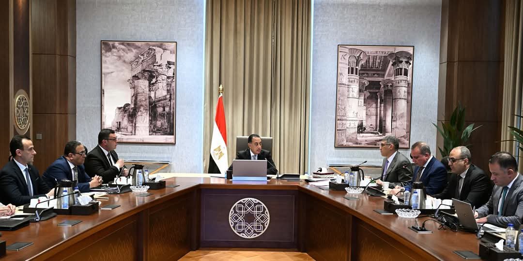 رئيس الوزراء يتابع الموقف التنفيذي لتطوير أرض مطار إمبابة ومنطقة عزيز عزت