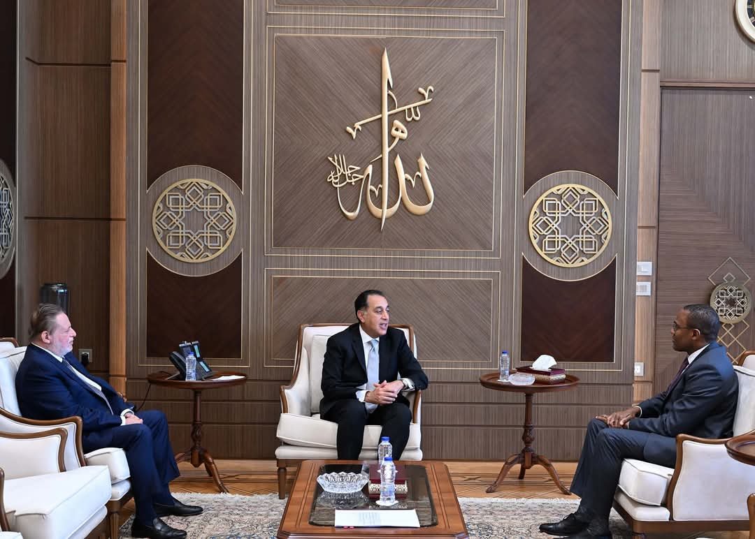 رئيس الوزراء يستقبل نائب المدير العام لصندوق النقد الدولي والوفد المرافق له