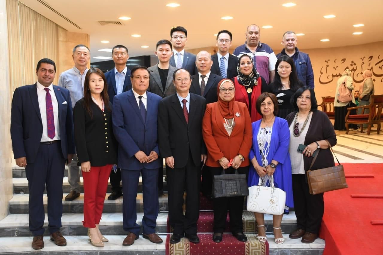 فوز جامعة عين شمس بالمركز الأول في المسابقة الدولية التمهيدية لجسر اللغة الصينية