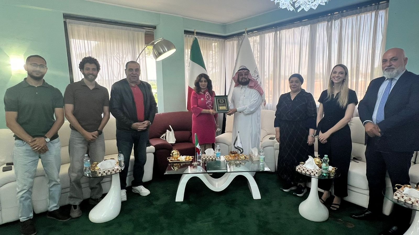 د. عبد العزيز سرحان يكرم رانيا يحيى بروما