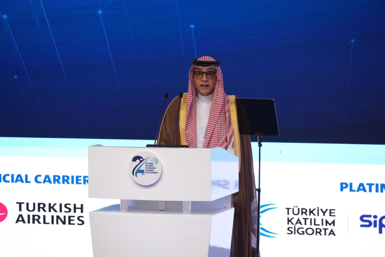 عبد الله صالح كامل: العالم الإسلامي مؤهل لقيادة نموذج اقتصادي متوازن ومؤثر عالميًا