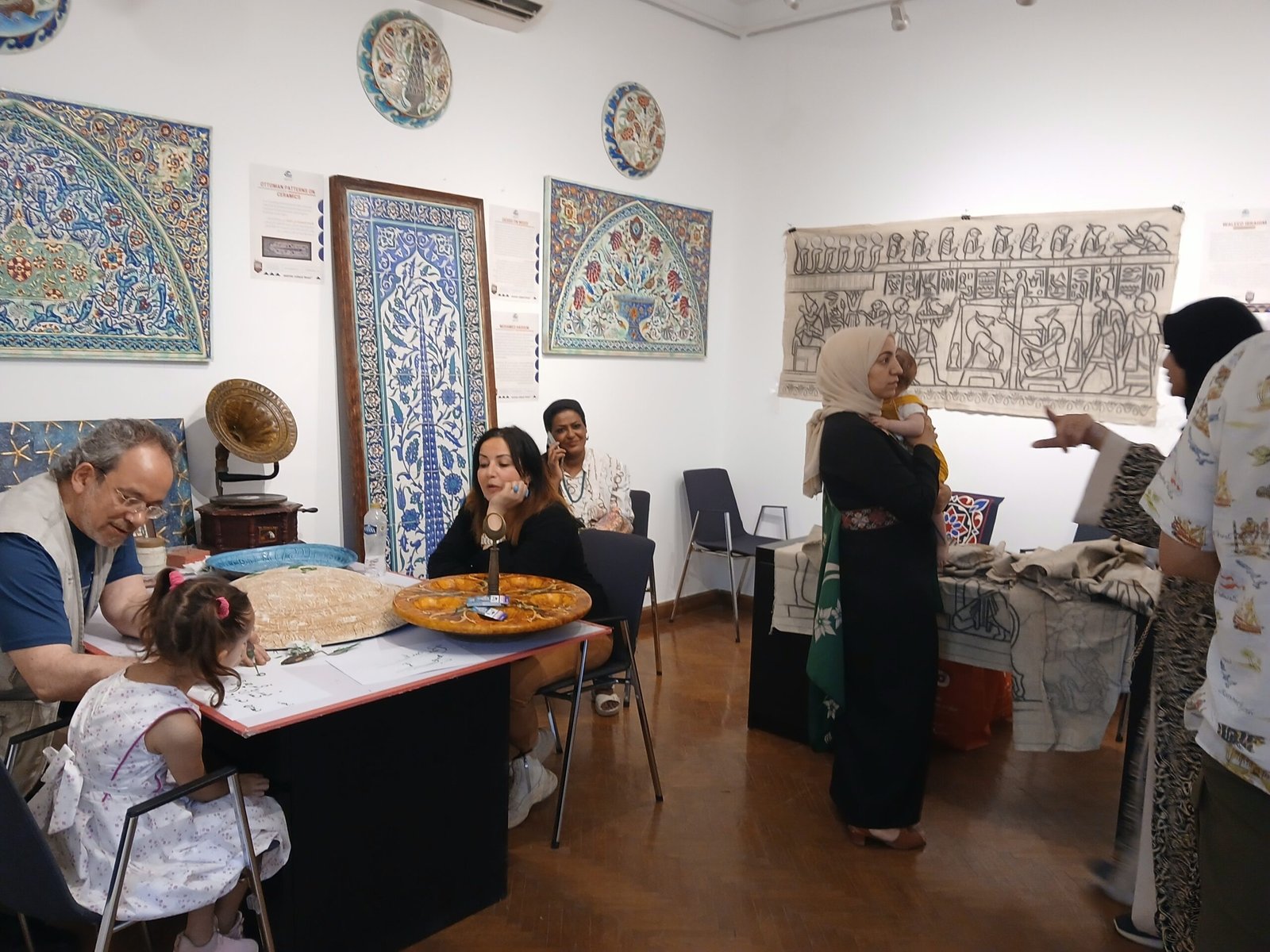 ختام فعاليات معرض الحرف التراثية بالمركز الثقافي النمساوي