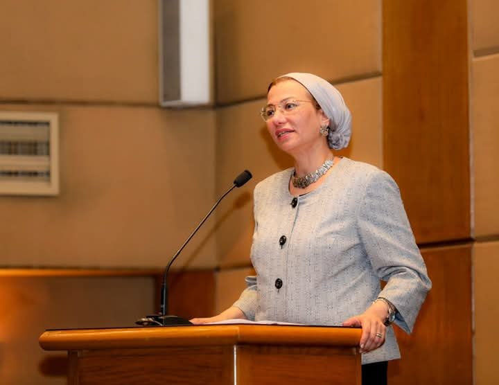 وزيرة البيئة تسلم جوائز التميز الصحفي للصحفيين الفائزين بمسابقة الصناعة الخضراء في دورة الكاتب الصحفي الكبير “وجدي رياض”