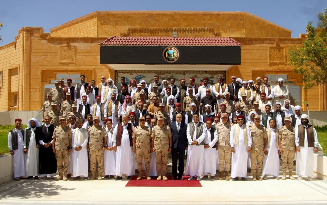 المنطقة الغربية العسكرية تنظم لقاء مع شيوخ وعواقل محافظة مطروح‎