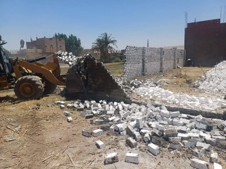 بالتزامن مع إجازة عيد الأضحى المبارك ..محافظ سوهاج: إزالة ١٧٢ حالة تعدٍ على أملاك الدولة والأراضي الزراعية والمتغيرات المكانية