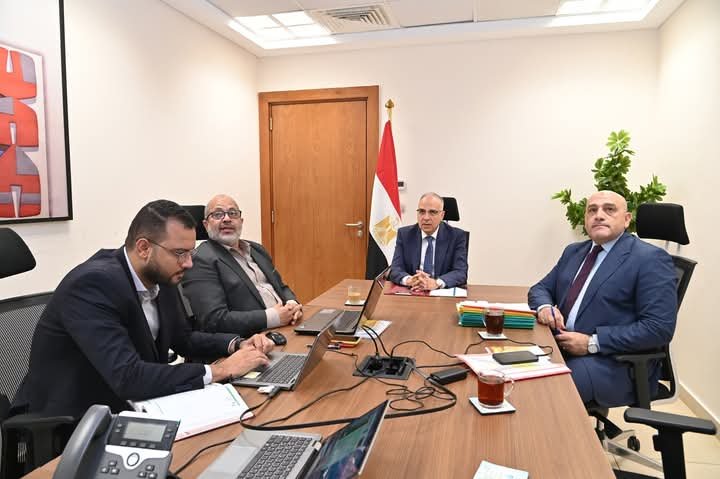 وزير الري يتابع أعمال حماية الشواطئ بسواحل مصر الشمالية