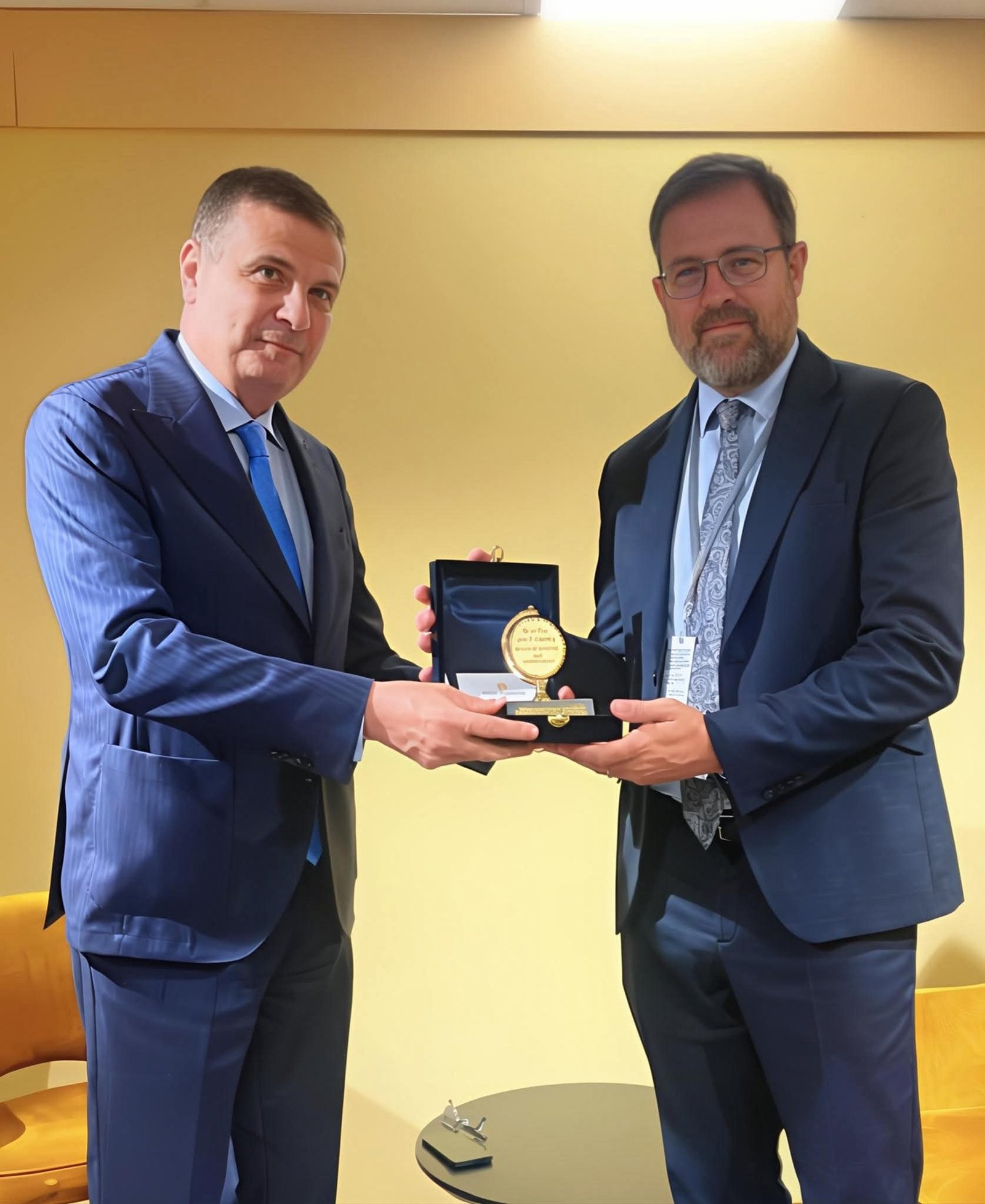 وزير الزراعة يبحث مع السكرتير التنفيذي لهيئة مصايد الأسماك في البحر المتوسط تعزيز التعاون الإقليمي في مصايد الأسماك