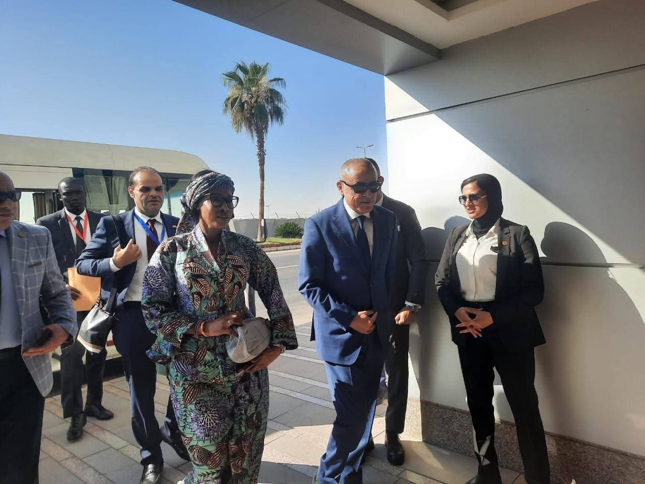 محافظ الأقصر يستقبل السيدة الأولى لجمهورية جامبيا