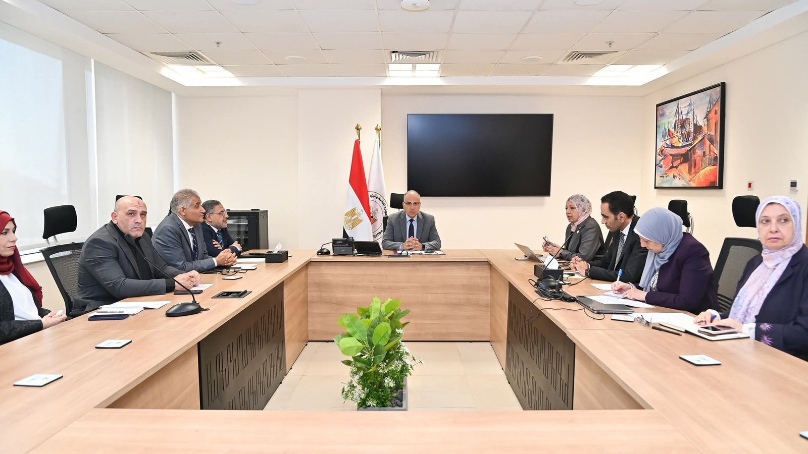 وزير الري يبحث مع أمين عام صندوق تطوير التعليم مقترح تنفيذ مشروع إنشاء “جامعة الغذاء”