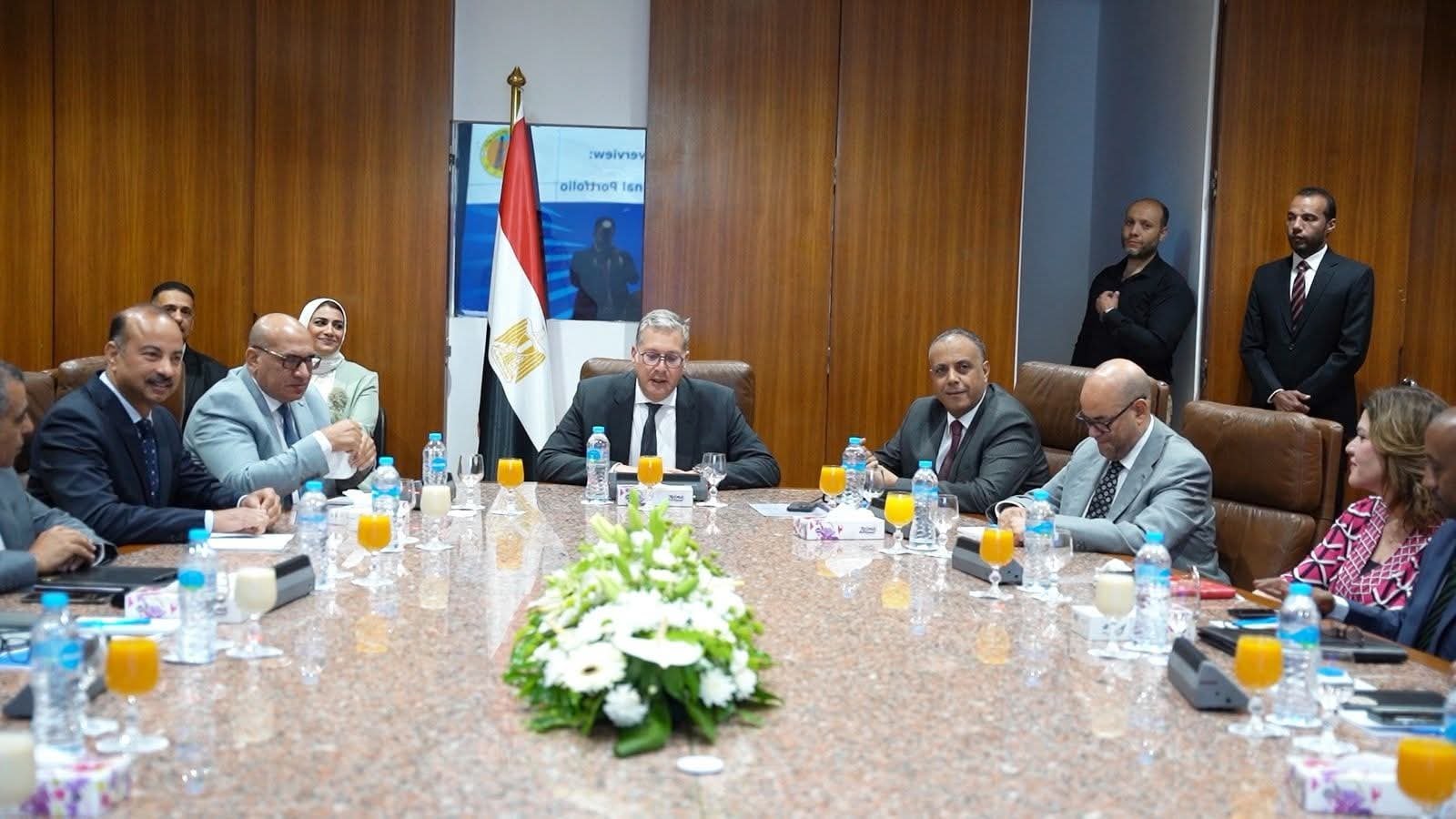 وزير البترول والثروة المعدنية يبحث مع قيادات وكوادر “جابكو” جهود وتحديات زيادة الإنتاج من خليج السويس