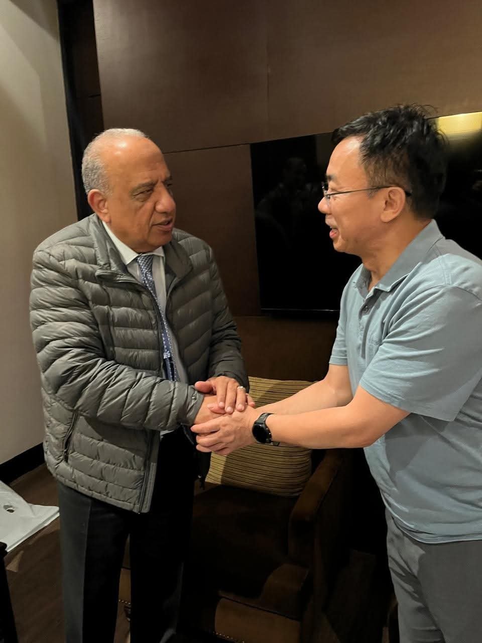 وزير الكهرباء يبحث مع شركة سانجرو “SUNGROW” الصينية إنشاء مصنع لبطاريات تخزين الطاقة والأنظمة الكهربائية في مصر