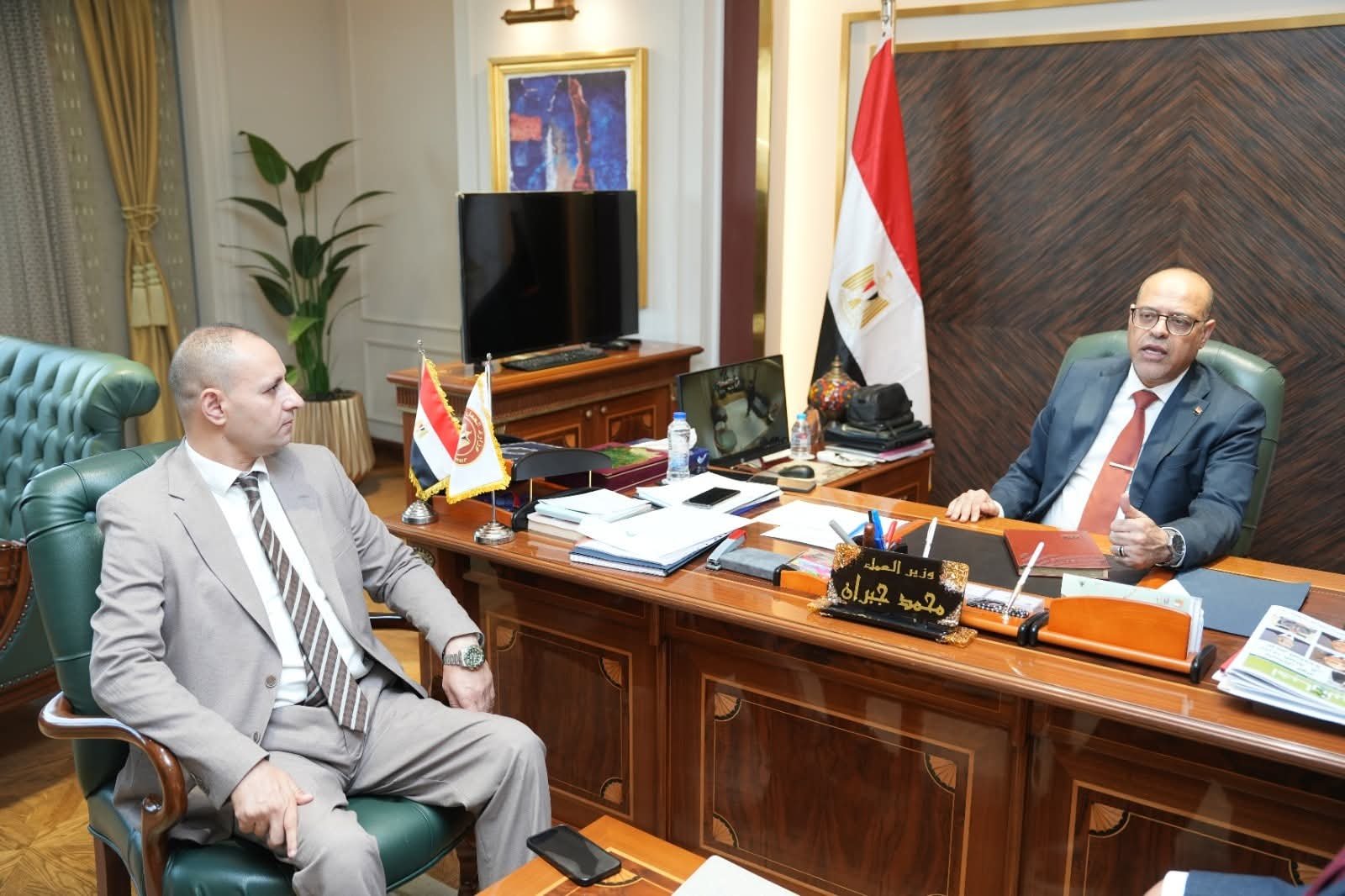 وزير العمل يلتقي مدير صندوق مكافحة وعلاج الإدمان والتعاطي للتعاون في تأهيل وتدريب وتشغيل “الشباب المُتعافين”
