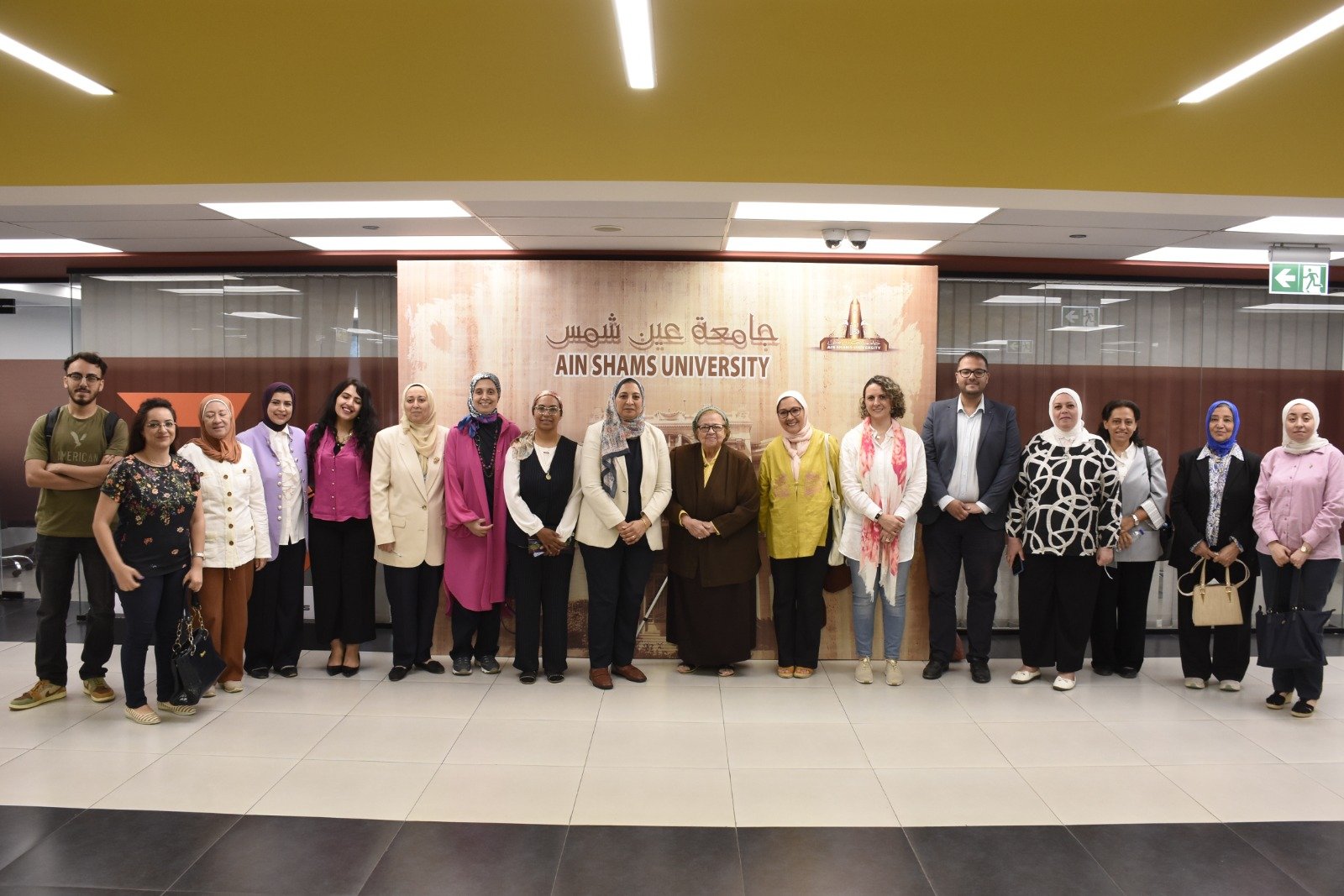 جامعة عين شمس تبحث إنشاء مركز الفرانكفونية