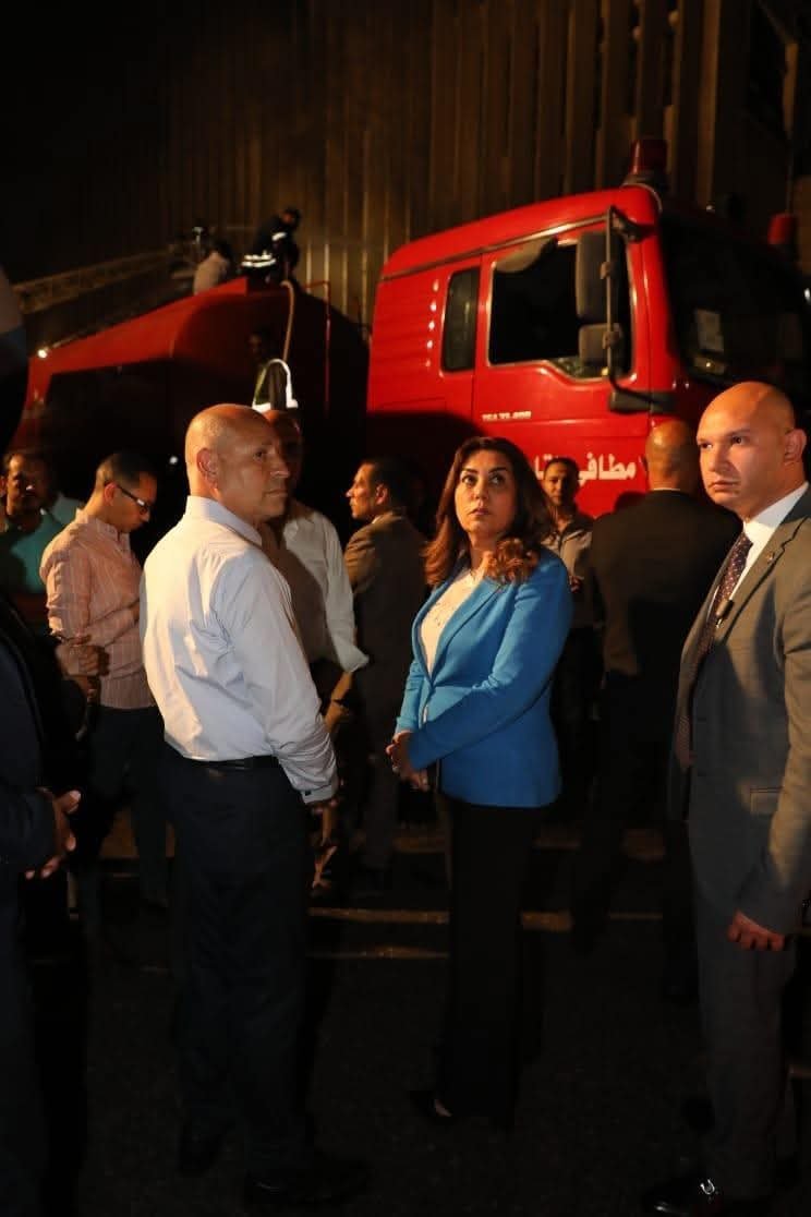 وزيرة التنمية المحلية تتابع مع محافظ القاهرة عمليات إخماد حريق سنترال رمسيس