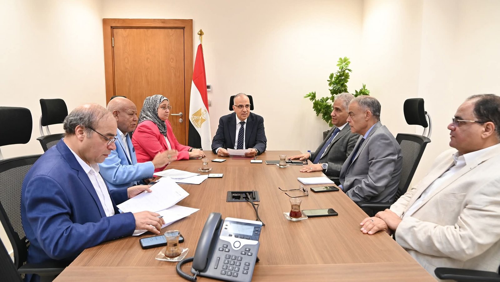 وزير الري يلتقي عددًا من السادة أعضاء مجلس النواب لمناقشة طلبات المواطنين