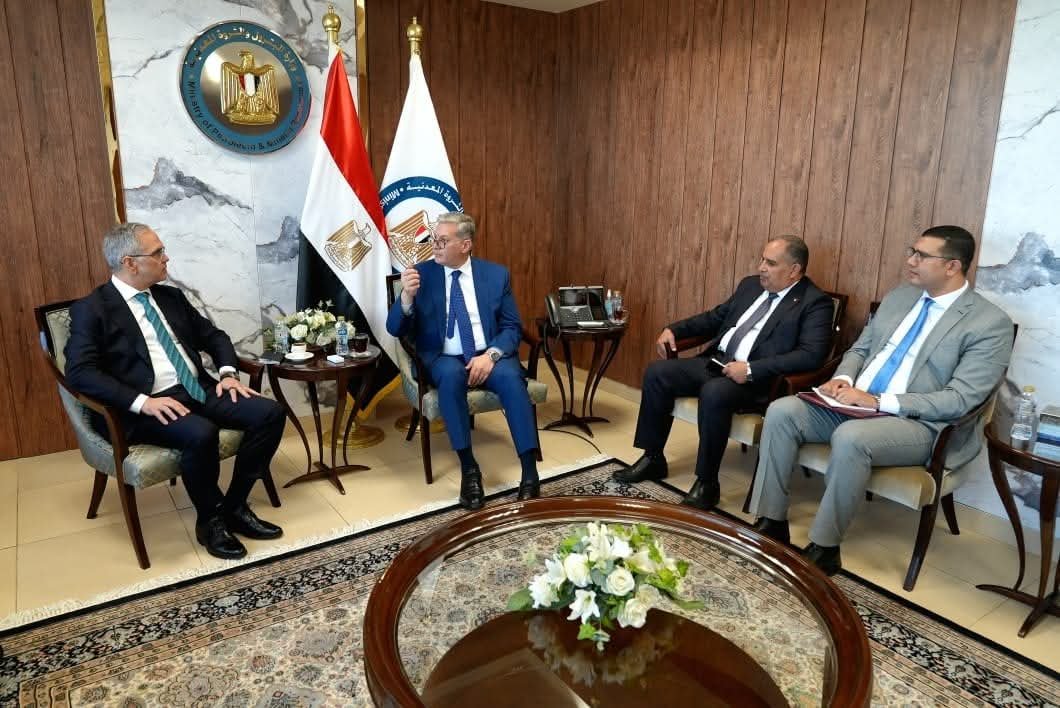 وزير البترول والثروة المعدنية يبحث مع شركة “شلمبرجير” سبل دعم أنشطة الاستكشاف والإنتاج وتعزيز الشراكة التقنية