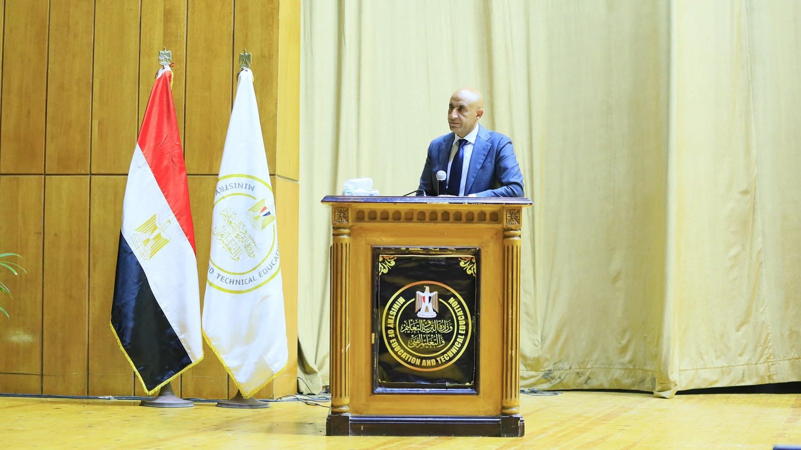 وزير التربية والتعليم يعقد لقاءً موسعًا مع مديرى ووكلاء المديريات التعليمية ومديرى الإدارات التعليمية على مستوى محافظات الجمهورية