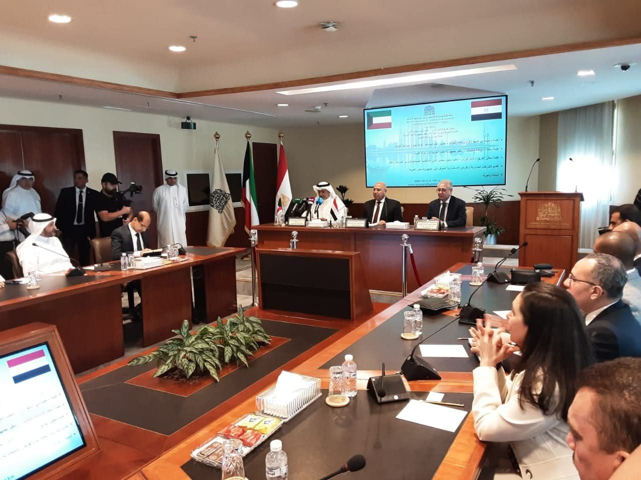 وزير الصناعة والنقل يشارك في الملتقى الاستثماري المصري الكويتي