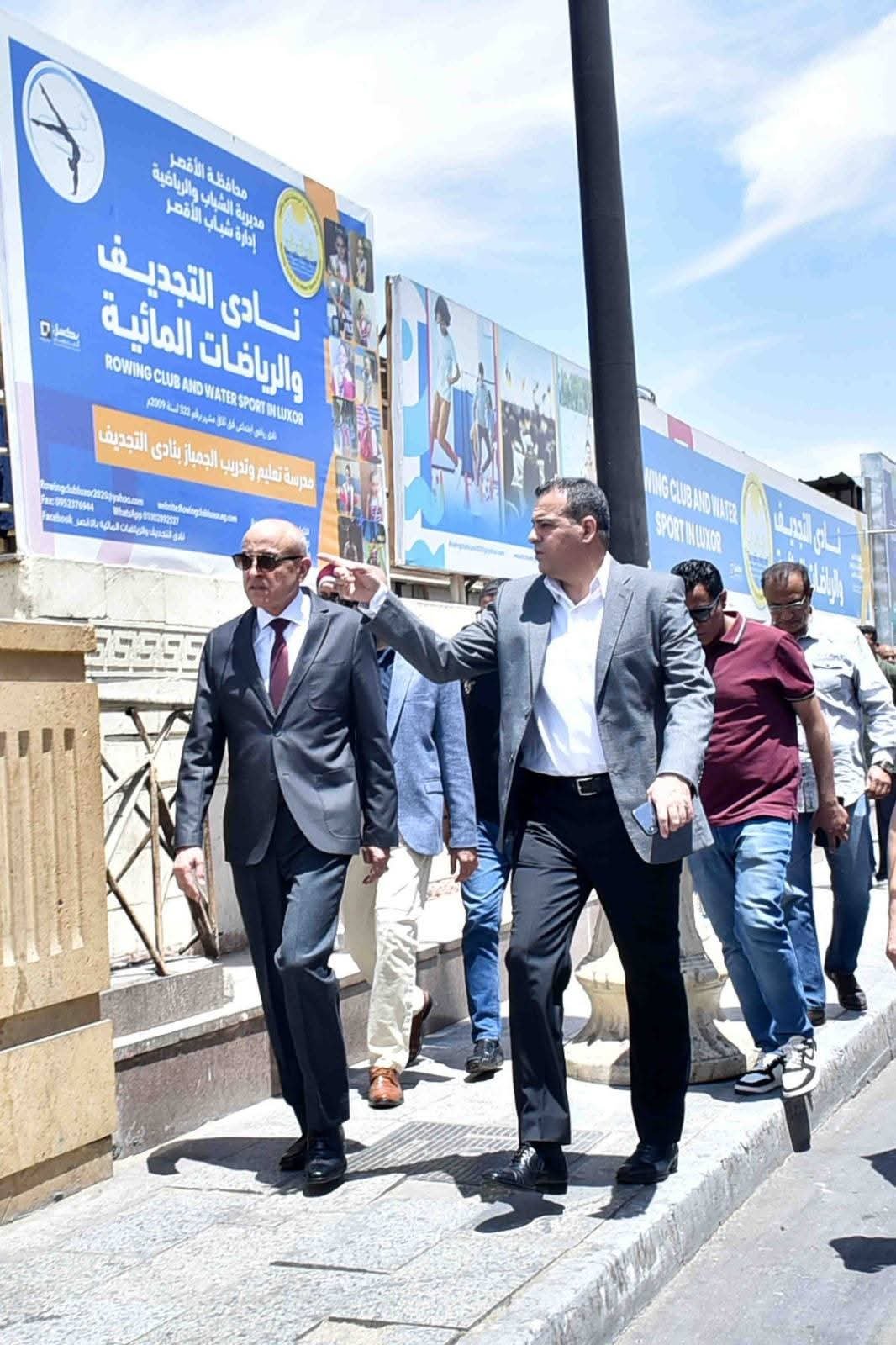 محافظ الأقصر في جولة ميدانية صباحية لمتابعة أعمال التطوير بمدينة الأقصر ويوجه بدهان مبنى التليفزيون