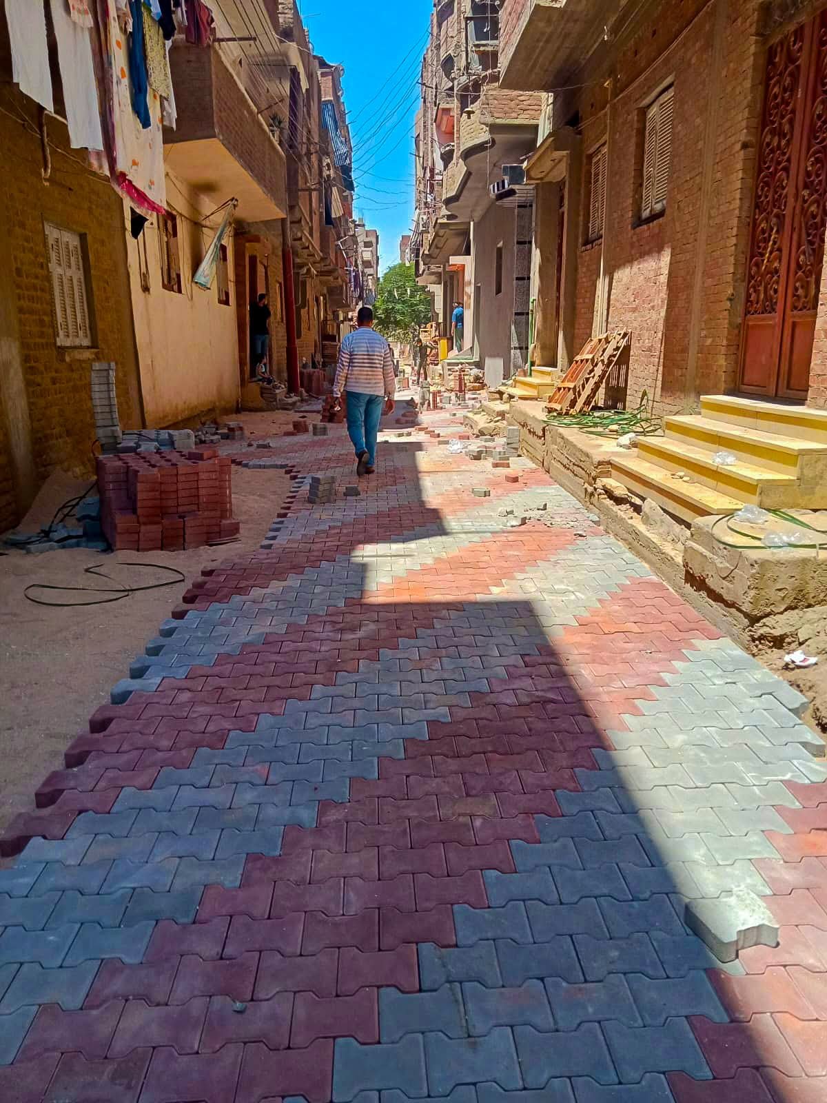 محافظ سوهاج، سرعة الانتهاء من أعمال رصف الطرق الرئيسية والفرعية بمركز ومدينة طهطا