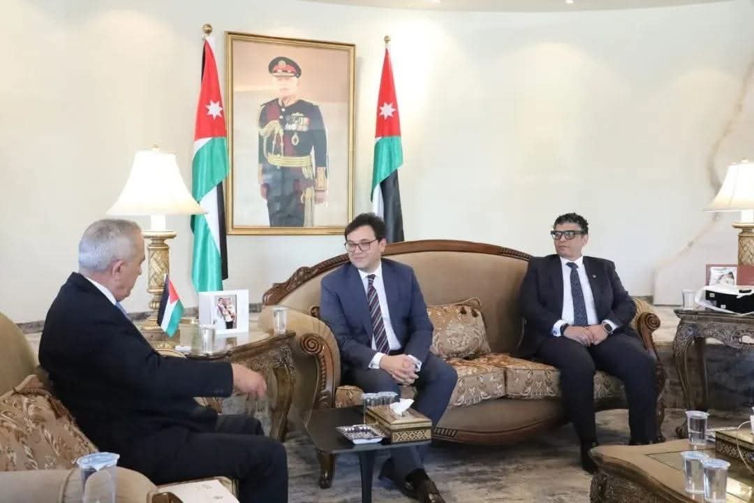 وزير الثقافة يلتقي نظيره الأردني لبحث التعاون الثقافي والفني بين البلدين في مجالات التراث والموسيقى والمسرح