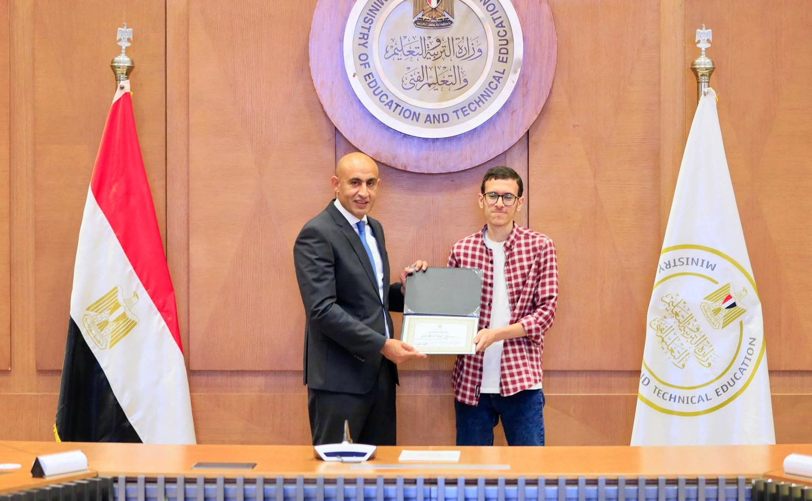 وزير التربية والتعليم يكرم أوائل الثانوية العامة ويشيد بتفوقهم وتميزهم